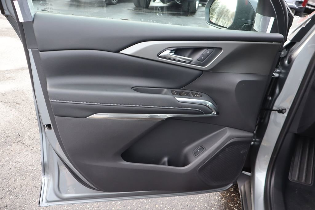 New 2026 Chevrolet Traverse LT w/ Driver Confidence Package image 4