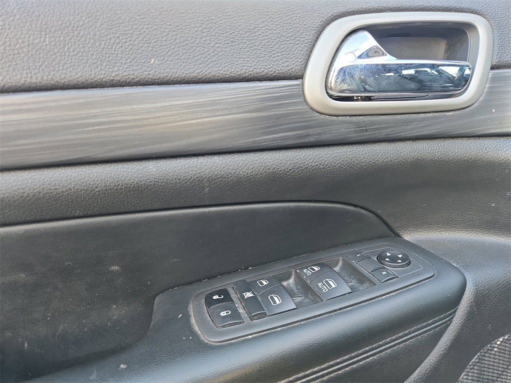 Used 2021 Jeep Grand Cherokee Laredo image 14