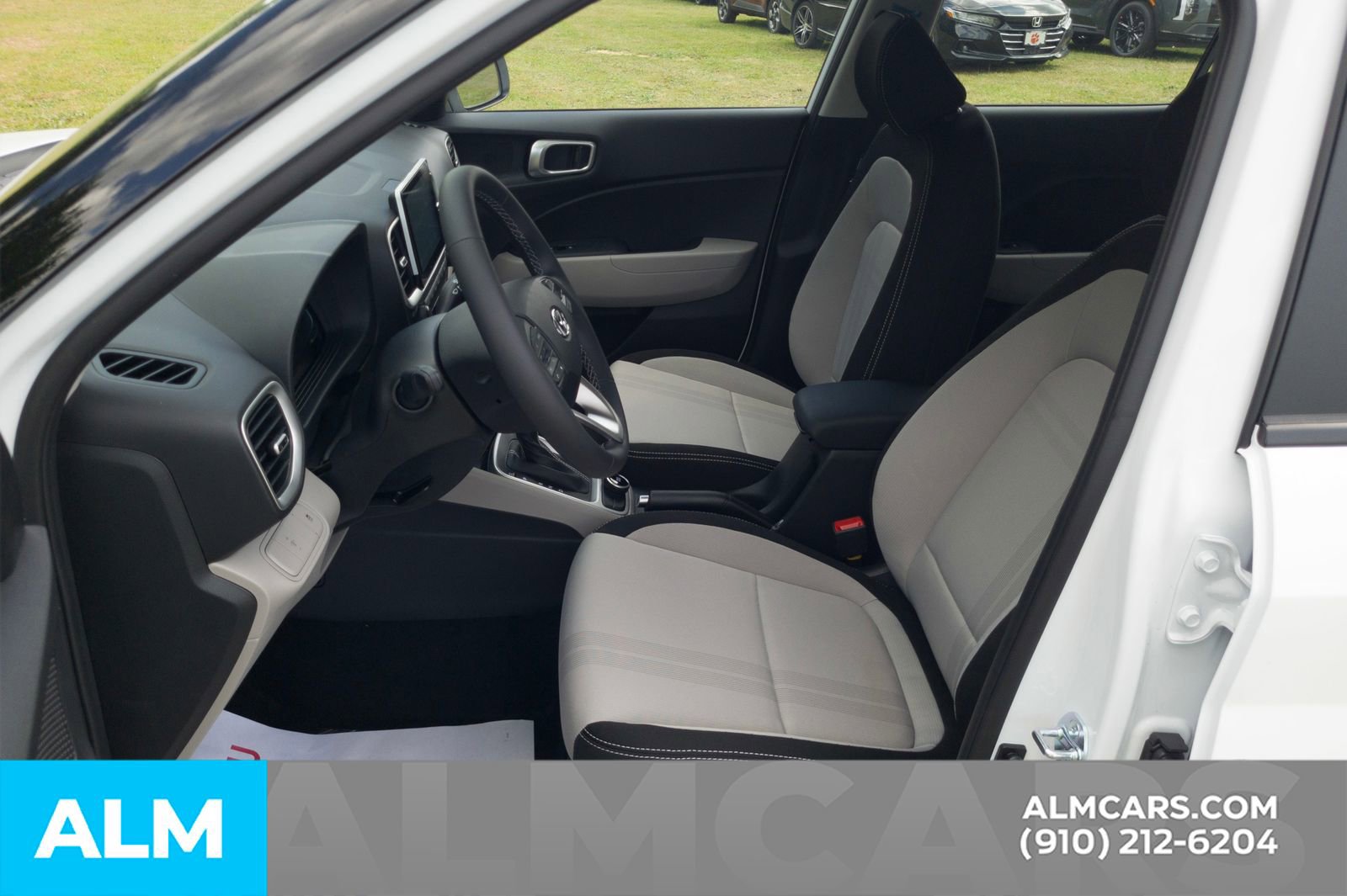 Certified 2025 Hyundai Venue SEL image 15