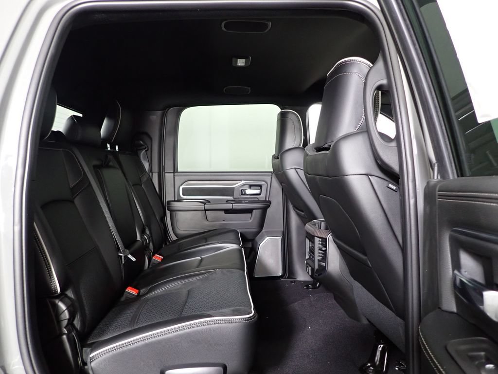 New 2026 RAM 2500 Laramie AWD/4WD image 40
