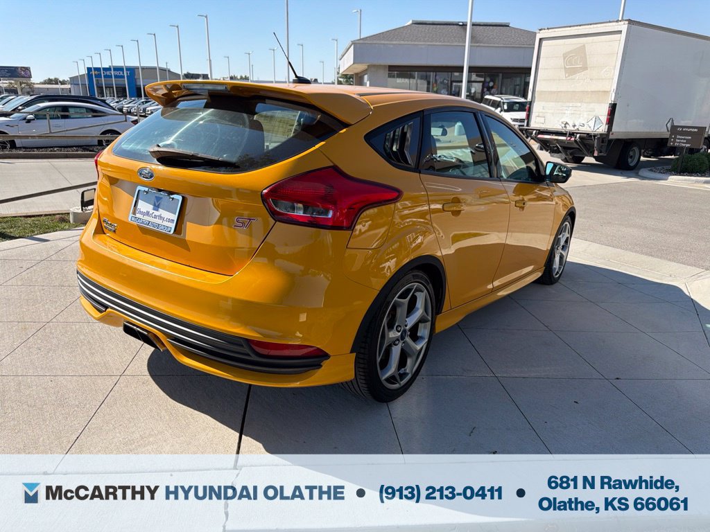 Used 2016 Ford Focus ST w/ Equipment Group 402A FWD image 5