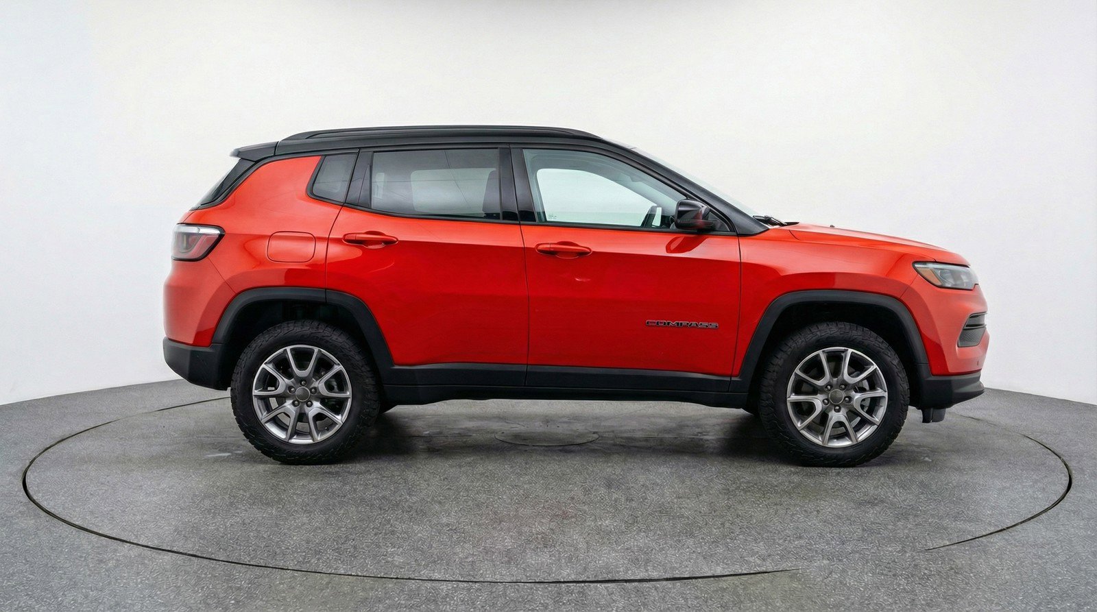 Used 2025 Jeep Compass Trailhawk image 11