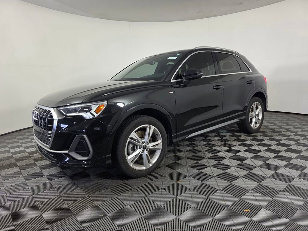 Used 2022 Audi Q3 2.0T Premium Plus w/ Premium Plus Package image 1