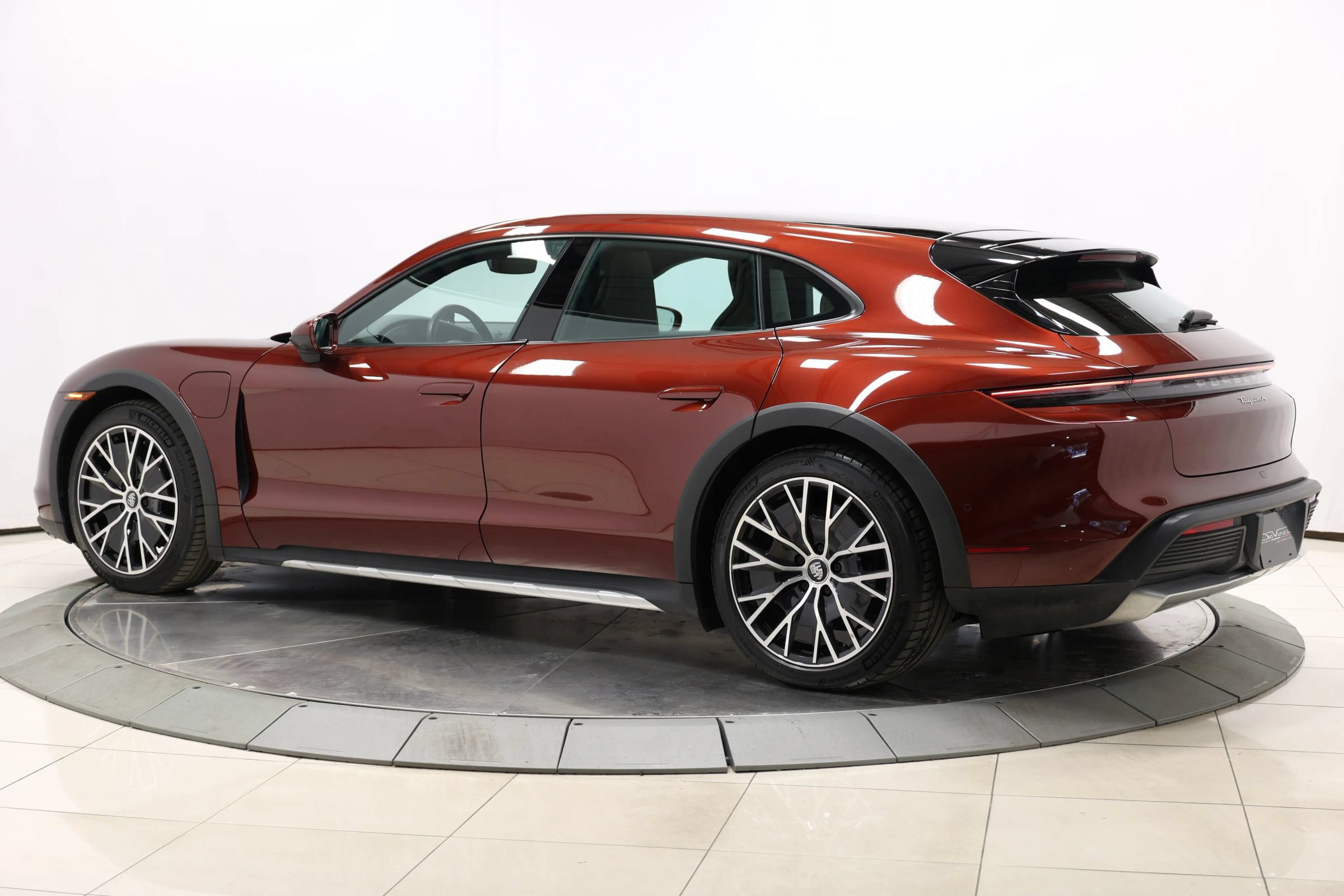 Used 2022 Porsche Taycan 4 Cross Turismo w/ Technology Package AWD/4WD image 54