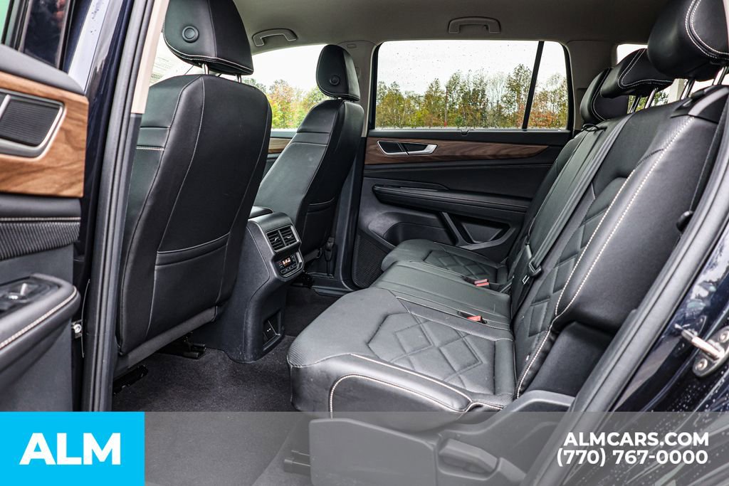 Used 2025 Volkswagen Atlas SE image 21
