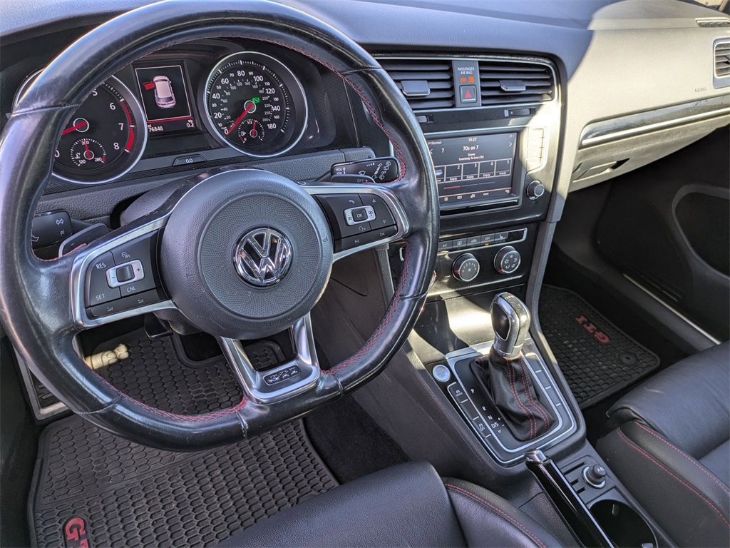Used 2017 Volkswagen GTI SE image 15