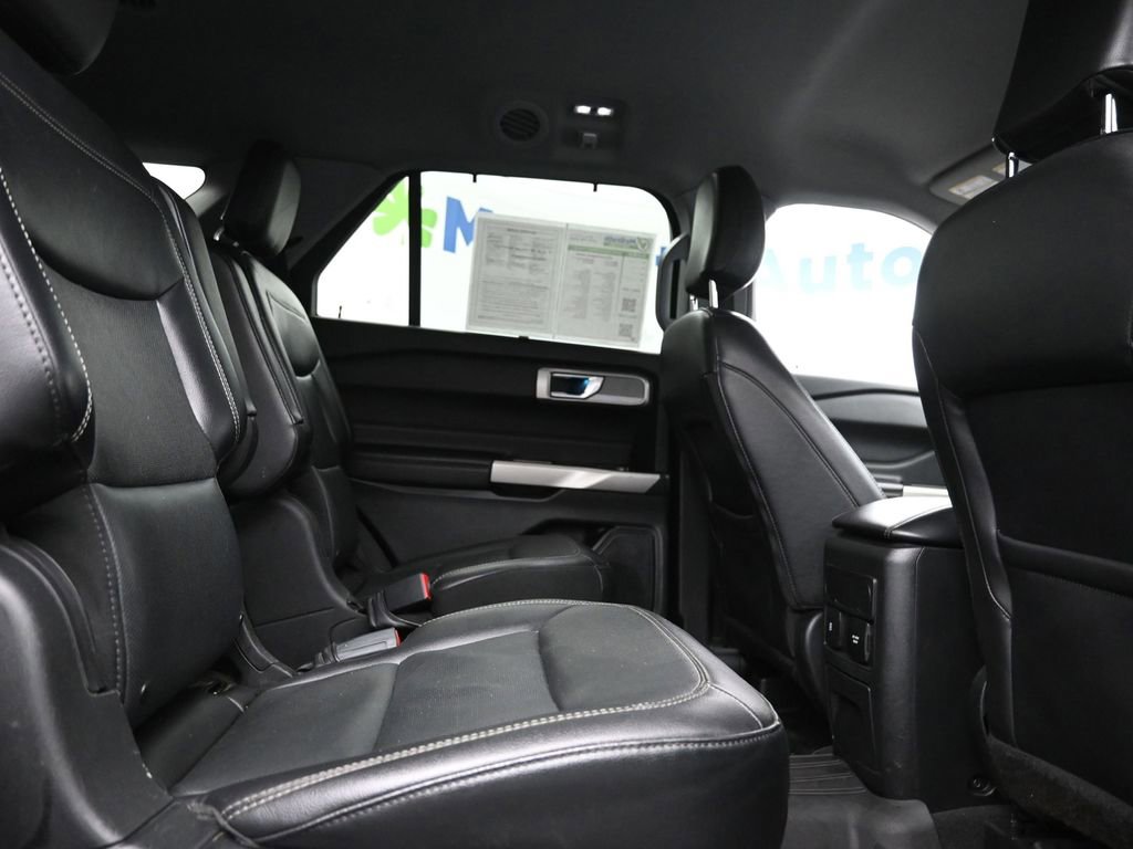 Used 2022 Ford Explorer Limited w/ Equipment Group 301A image 8