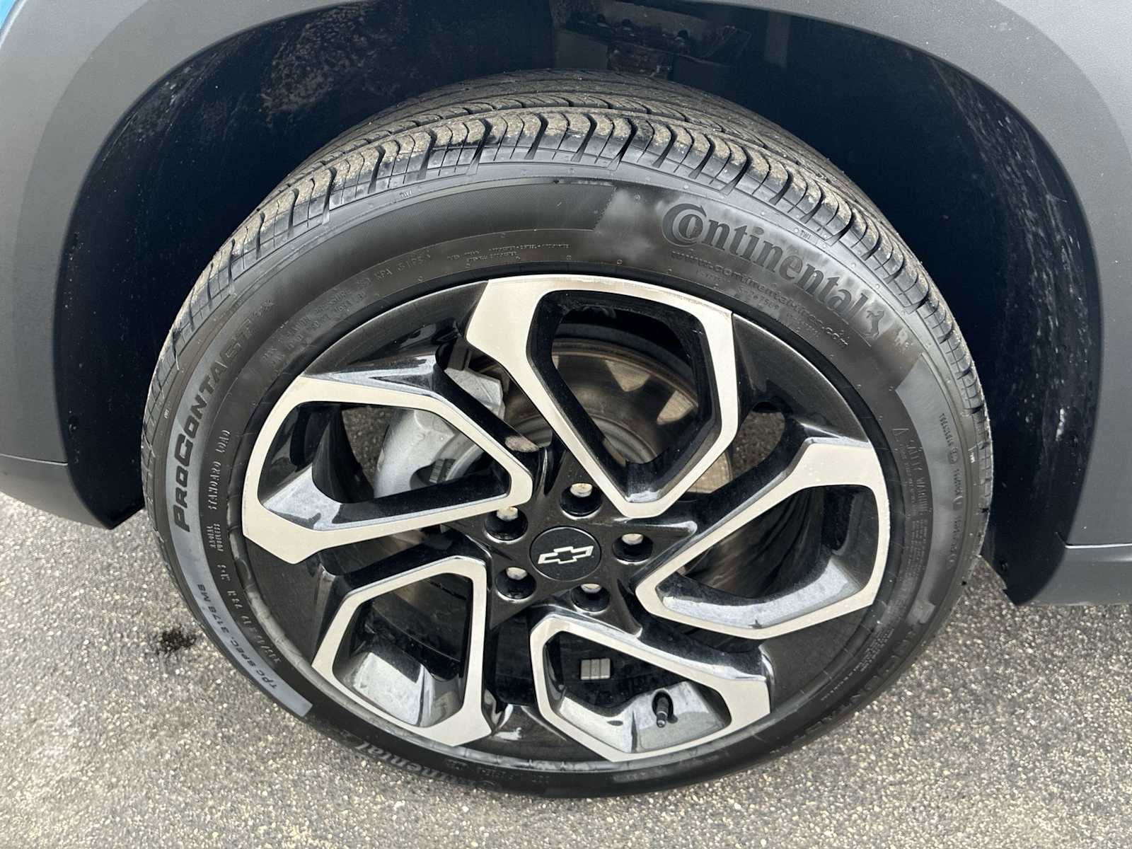 Certified 2024 Chevrolet Trax RS w/ Driver Confidence Package image 32