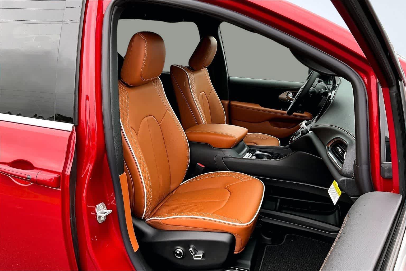 New 2026 Chrysler Pacifica Pinnacle AWD/4WD image 14