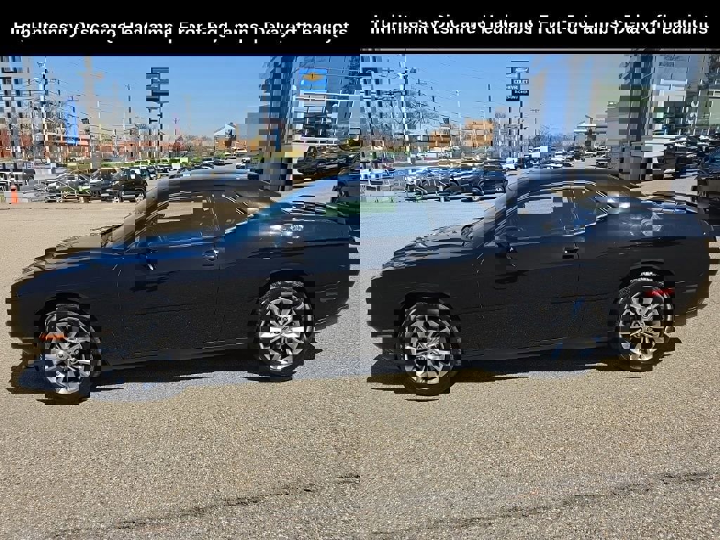 Used 2022 Dodge Challenger SXT w/ Driver Convenience Group image 6