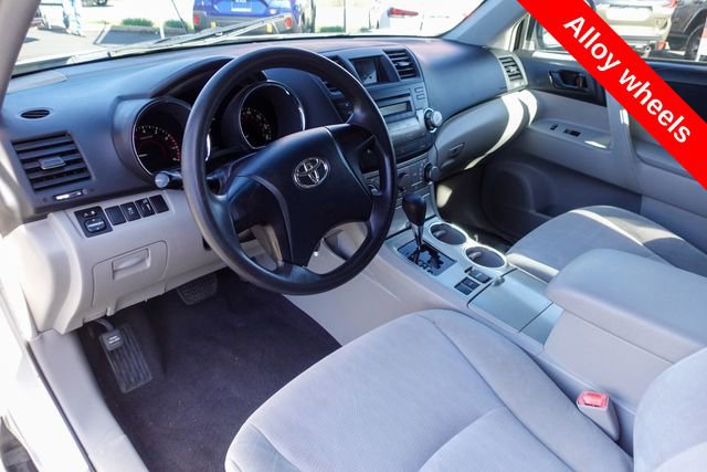 Used 2012 Toyota Highlander FWD image 12