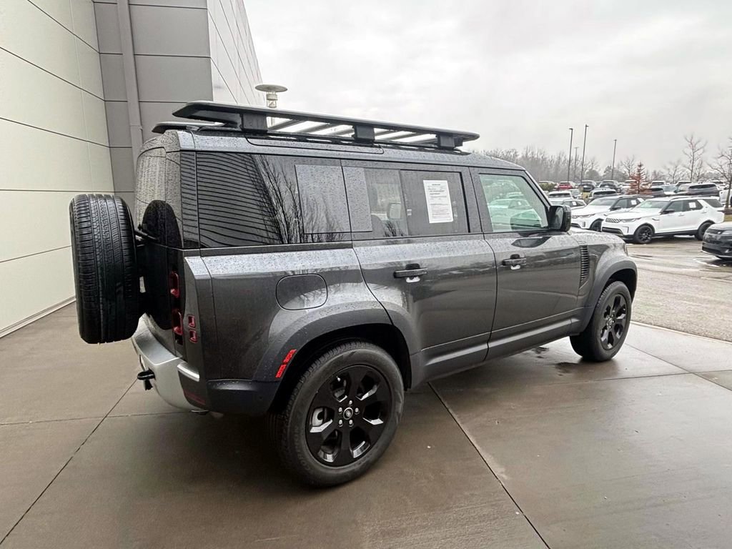 Used 2025 Land Rover Defender 110 S image 35
