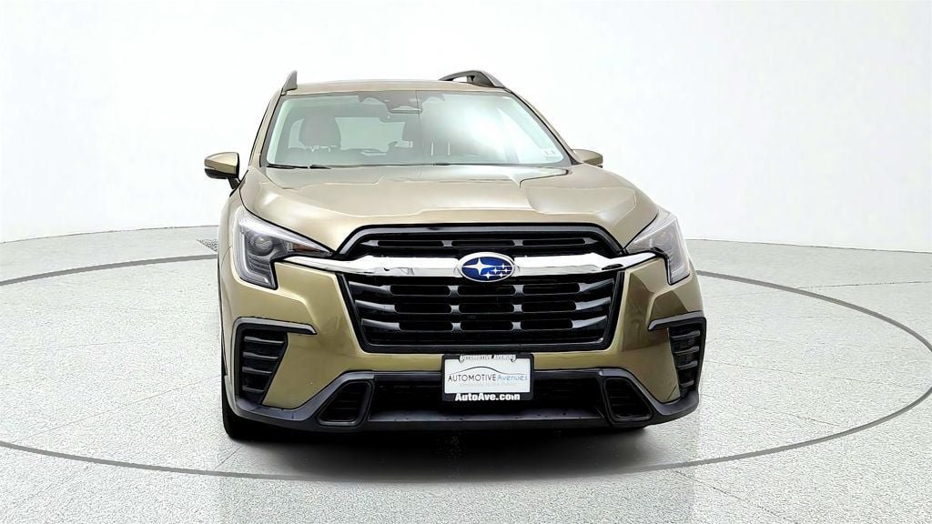 Used 2023 Subaru Ascent Premium w/ Convenience Package AWD/4WD image 2