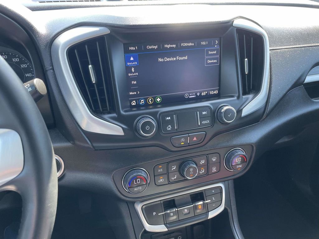 Used 2024 GMC Terrain SLT image 16