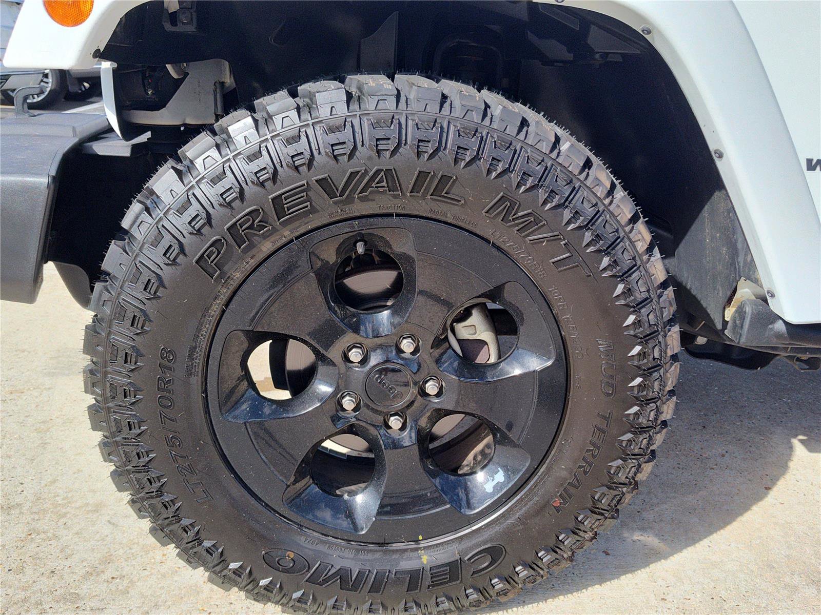 Used 2015 Jeep Wrangler Altitude image 11