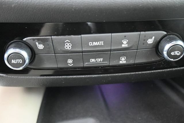 Used 2019 Buick Enclave Essence FWD image 32