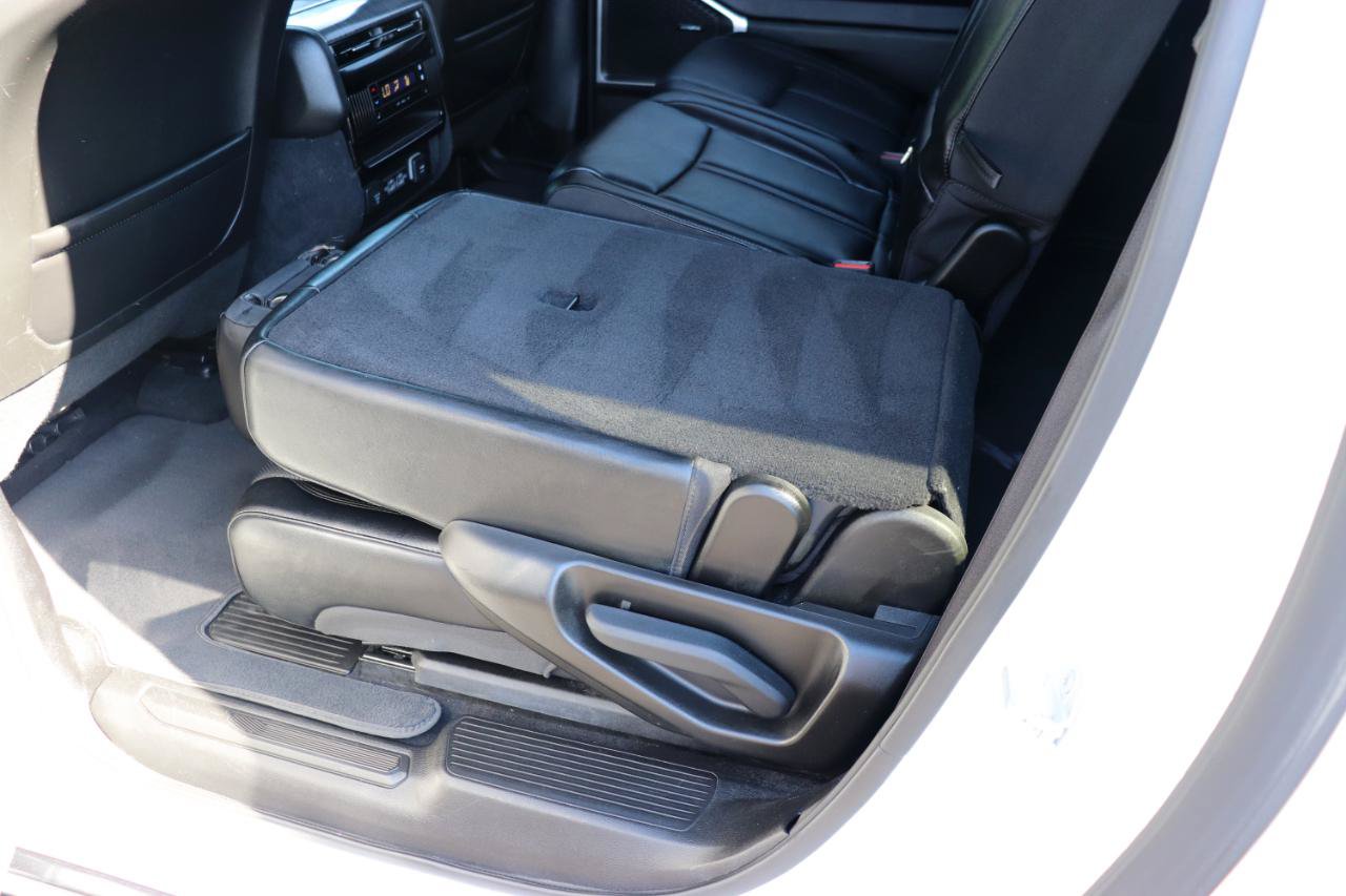 Used 2024 Jeep Wagoneer L Series III w/ Flexible Seating Group AWD/4WD image 28