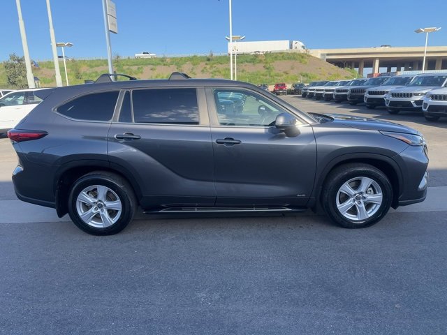Used 2023 Toyota Highlander LE image 7