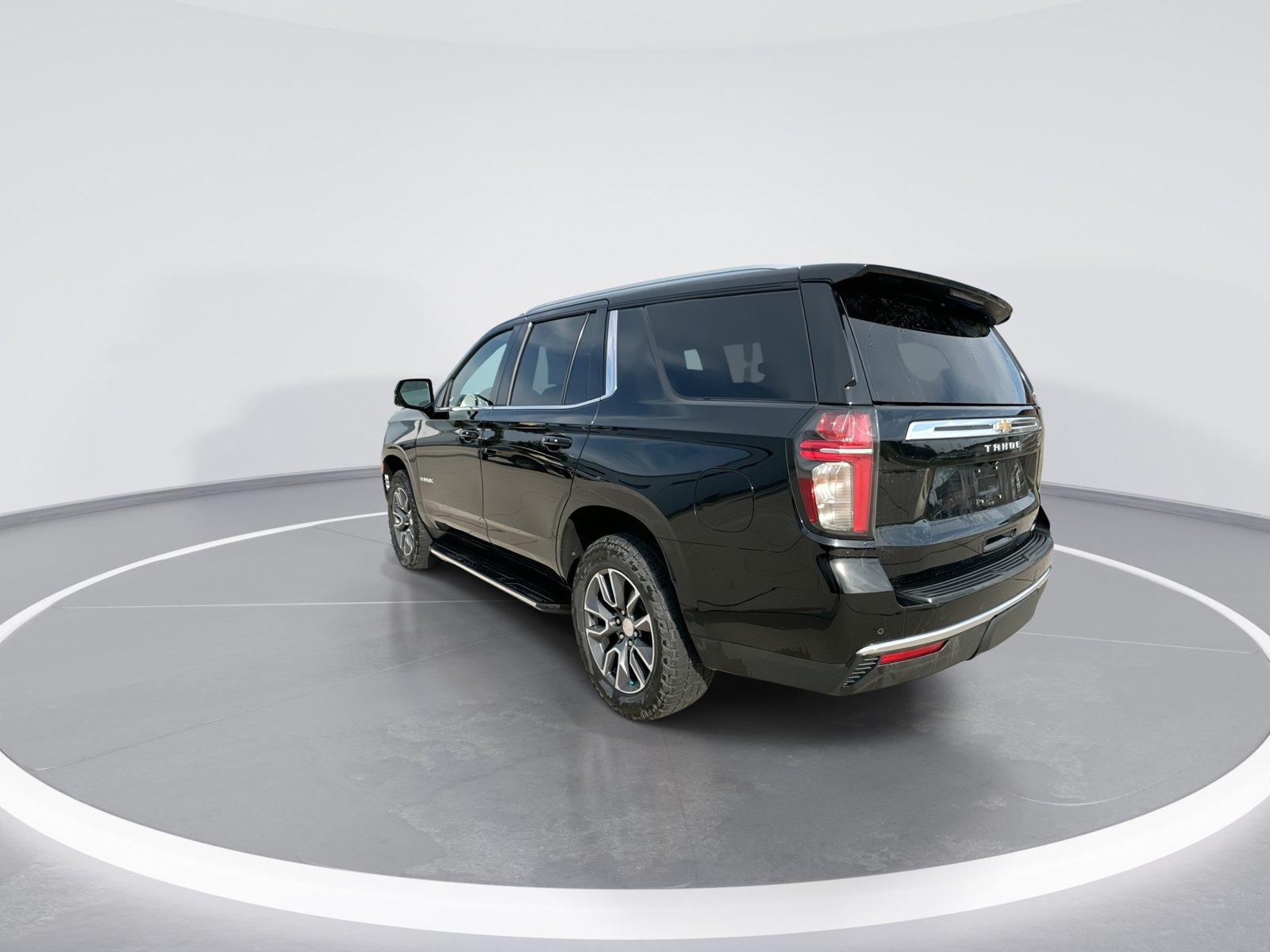 Certified 2023 Chevrolet Tahoe LT w/ Luxury Package AWD/4WD image 6