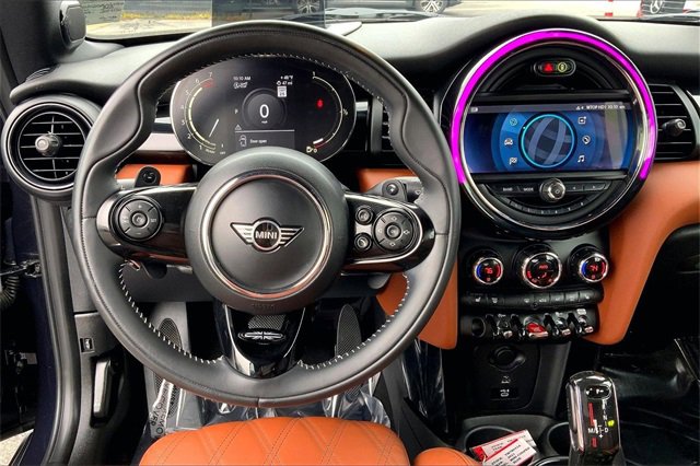 Used 2021 MINI Cooper S image 4