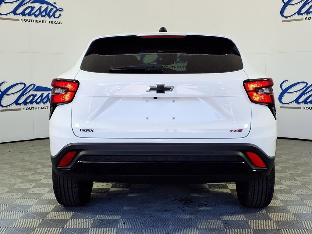 New 2026 Chevrolet Trax RS w/ Sunroof Package FWD image 4