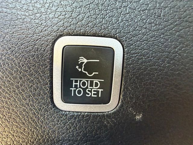 Used 2025 Jeep Wagoneer Series III w/ Premium Group I AWD/4WD image 17