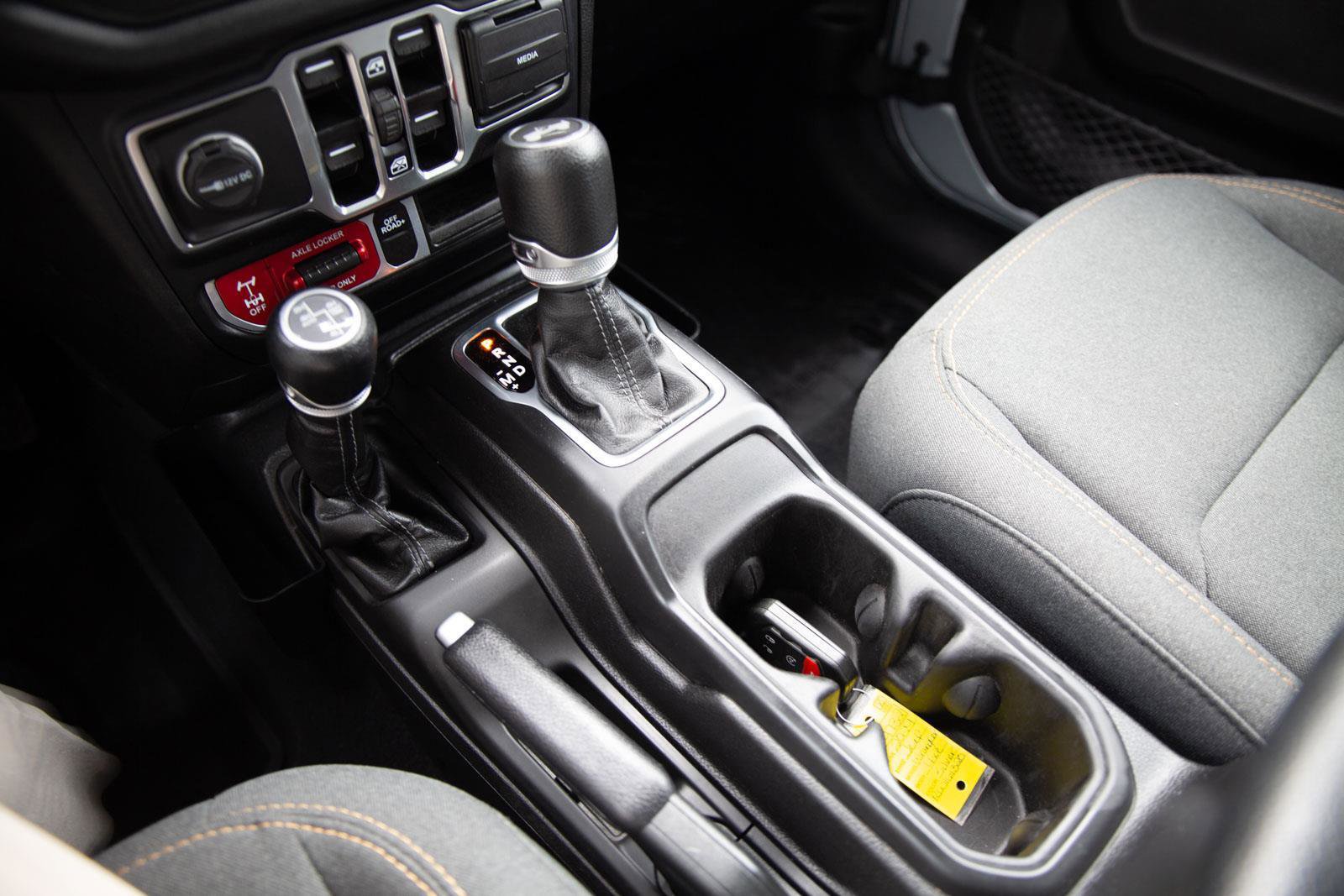 Used 2024 Jeep Wrangler Unlimited AWD/4WD image 17