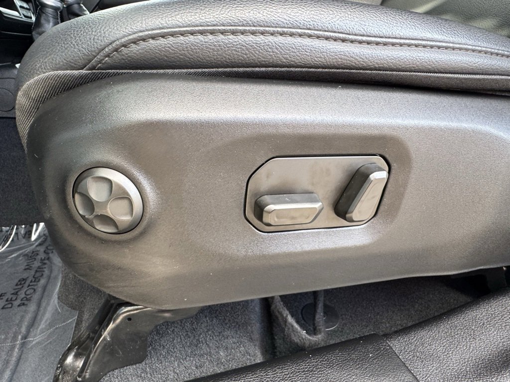 Used 2025 Jeep Wrangler Sahara w/ Safety Group image 19