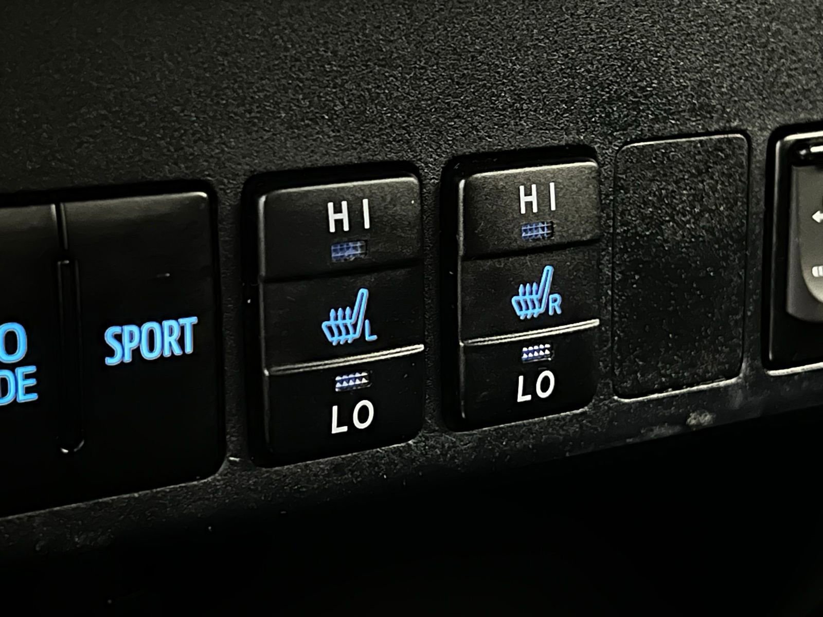 Used 2018 Toyota RAV4 Limited image 22