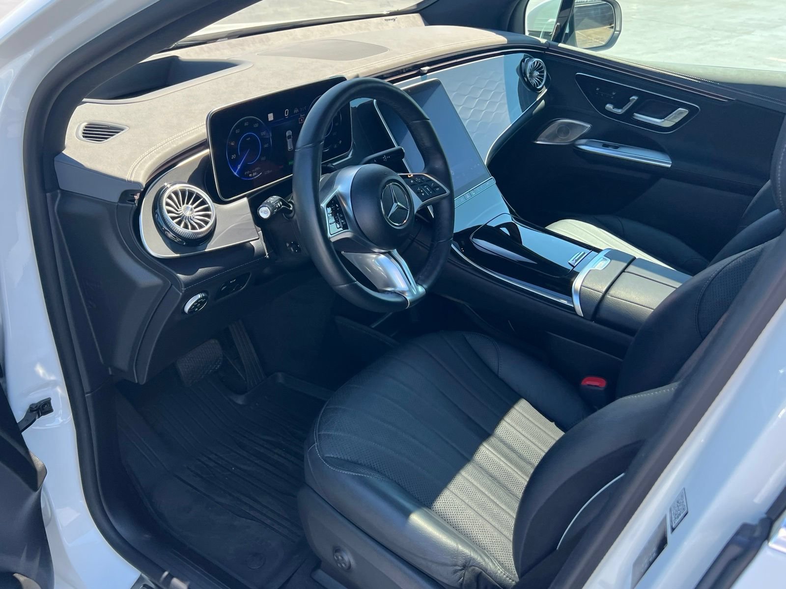Used 2023 Mercedes-Benz EQE 500 4MATIC SUV image 12