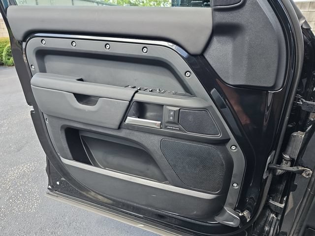 Used 2025 Land Rover Defender 110 S AWD/4WD image 30