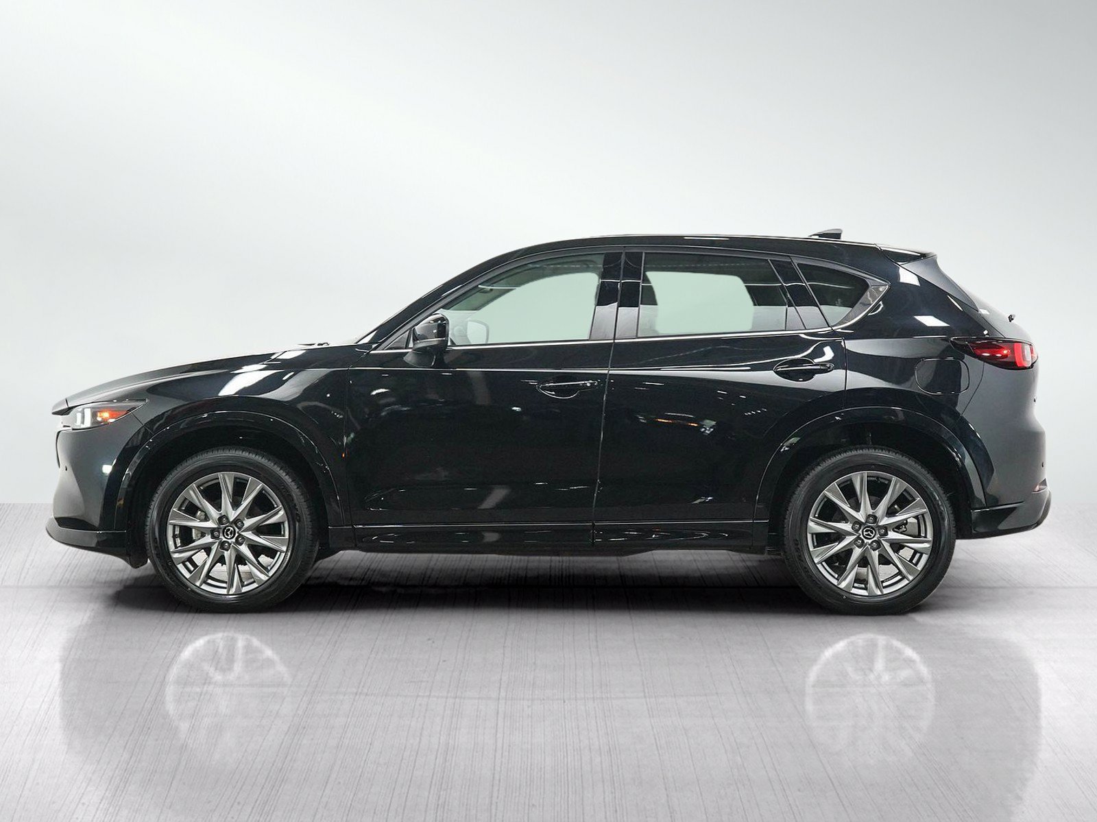 Used 2025 MAZDA CX-5 AWD 2.5 S w/ Premium Plus Pkg image 2