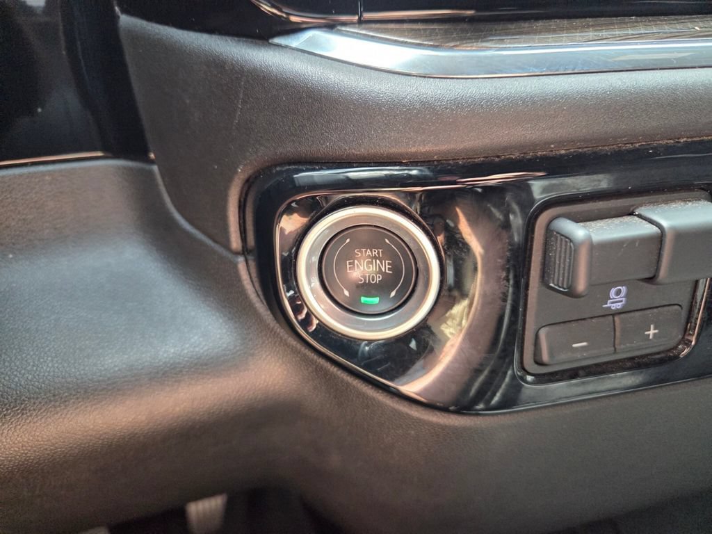 Used 2024 Chevrolet Silverado 1500 LT AWD/4WD image 29