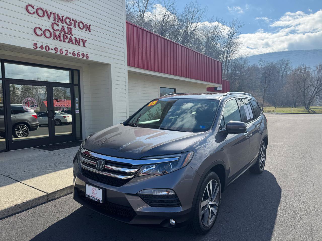 Used 2018 Honda Pilot Touring image 1