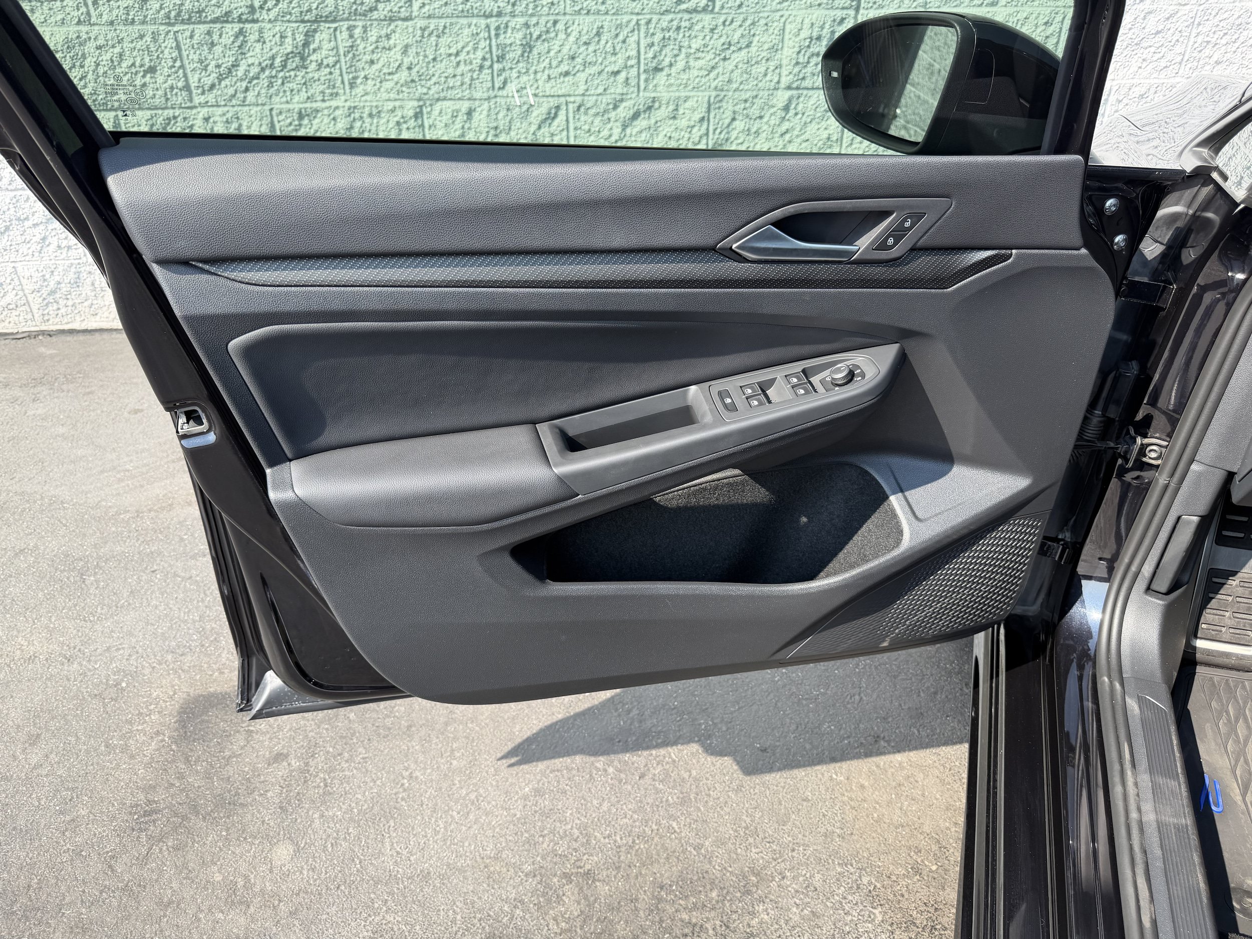 Used 2024 Volkswagen Golf R AWD/4WD image 9