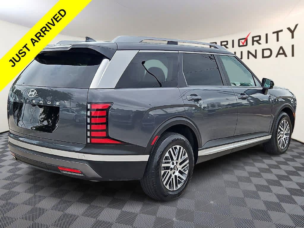 Used 2026 Hyundai Palisade SEL FWD image 4