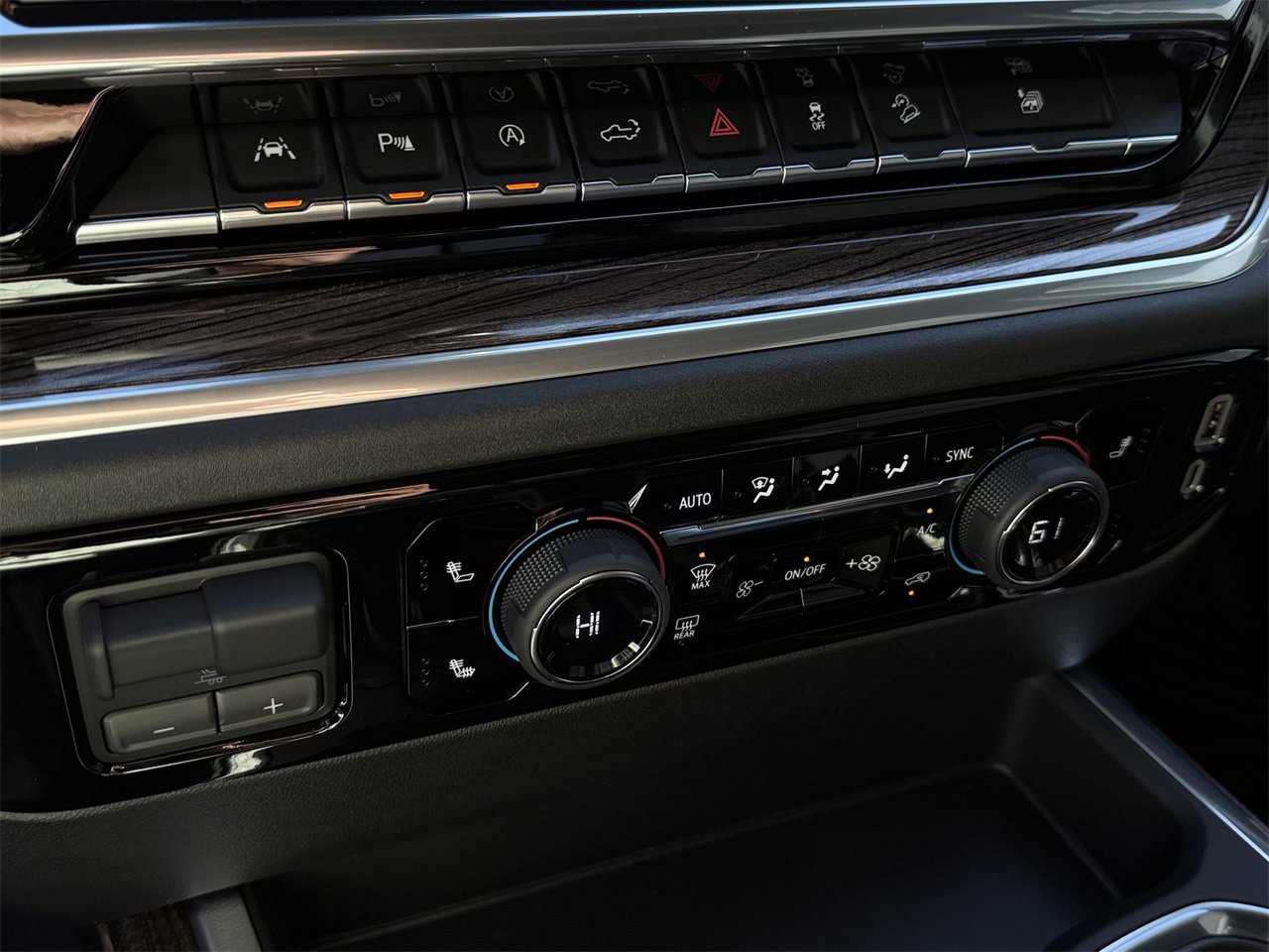 New 2026 Chevrolet Silverado 1500 LT w/ Texas Edition Plus image 18