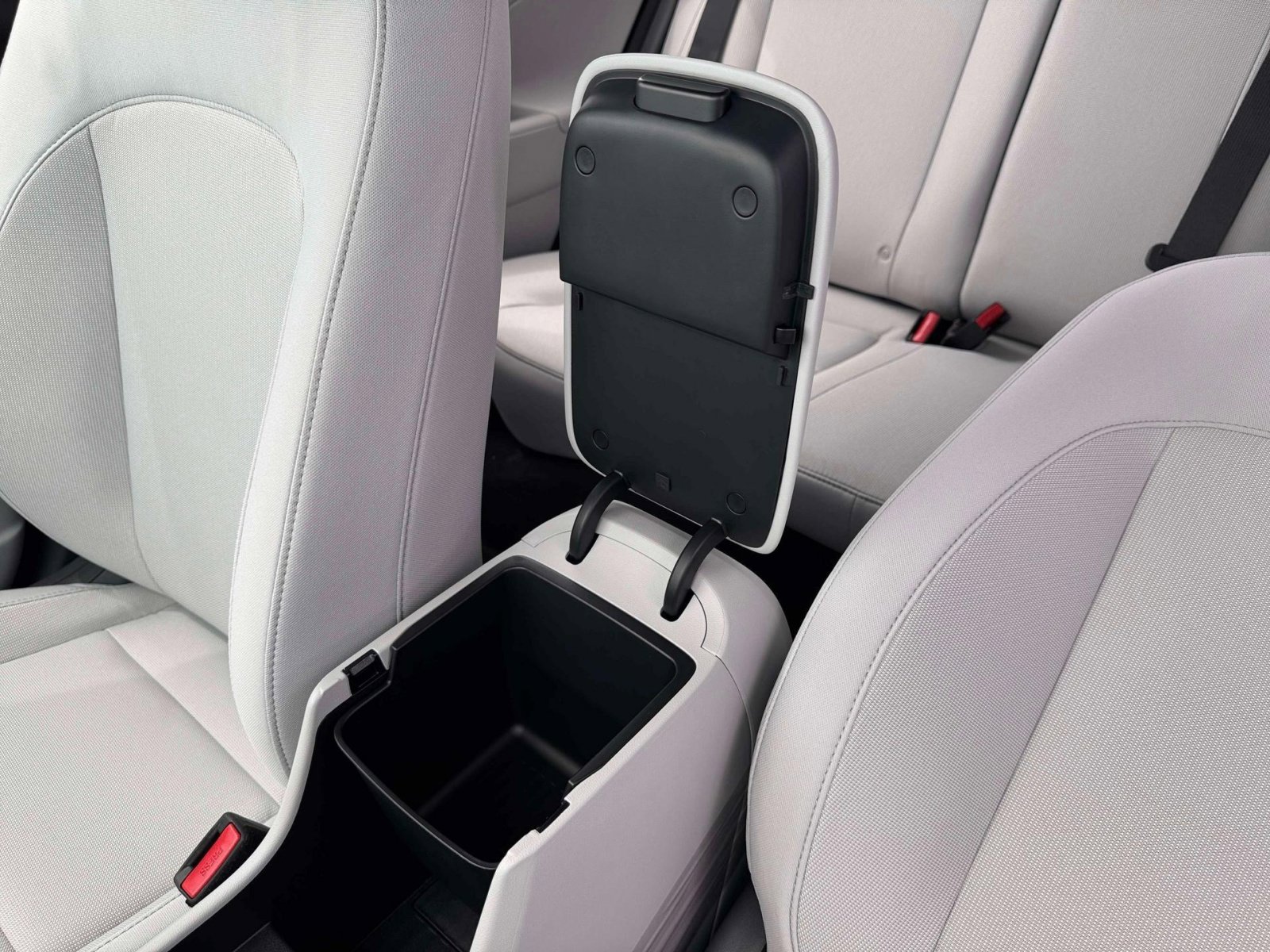 New 2026 Hyundai Kona SE FWD image 19