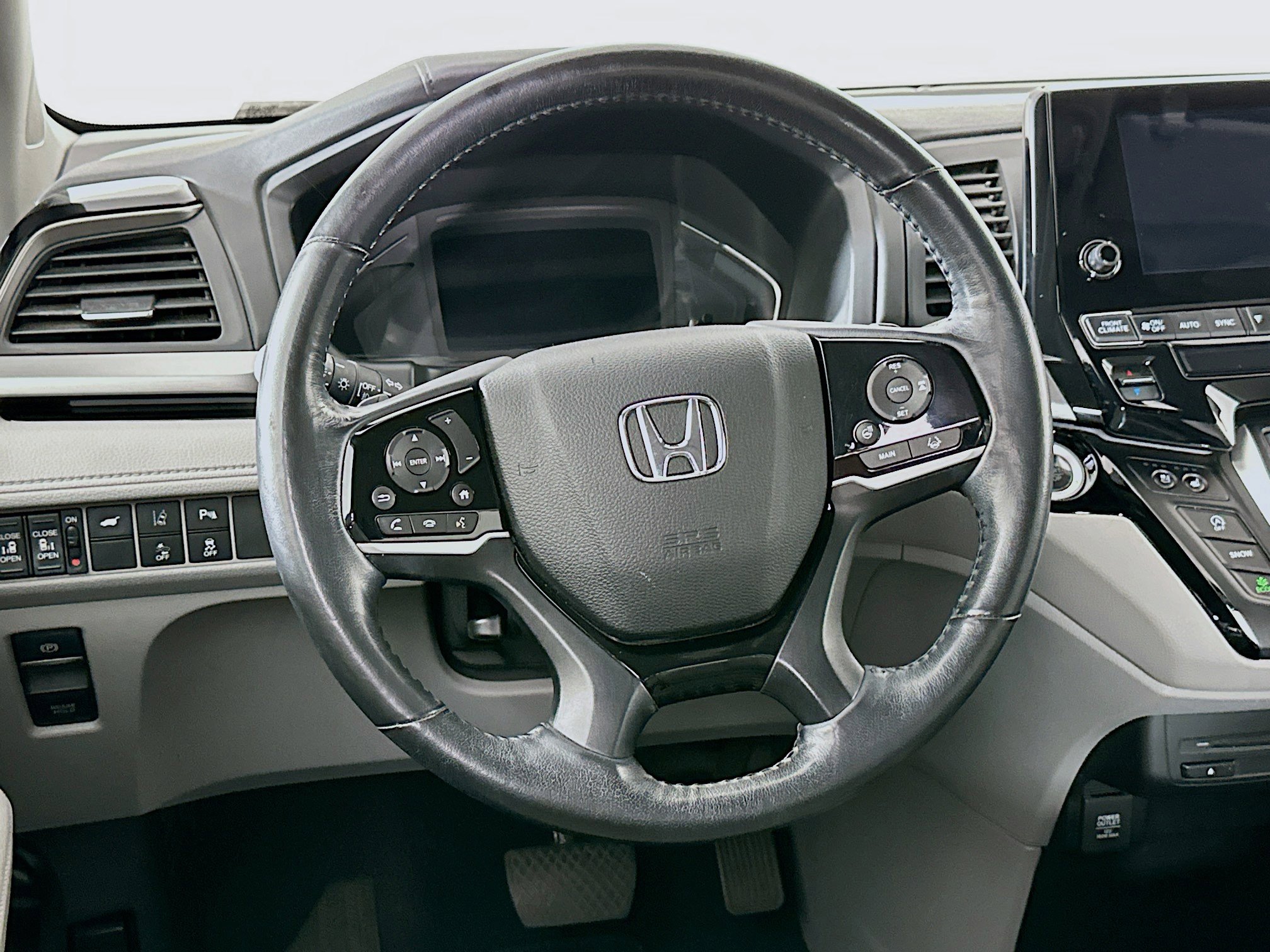 Used 2018 Honda Odyssey Elite image 18