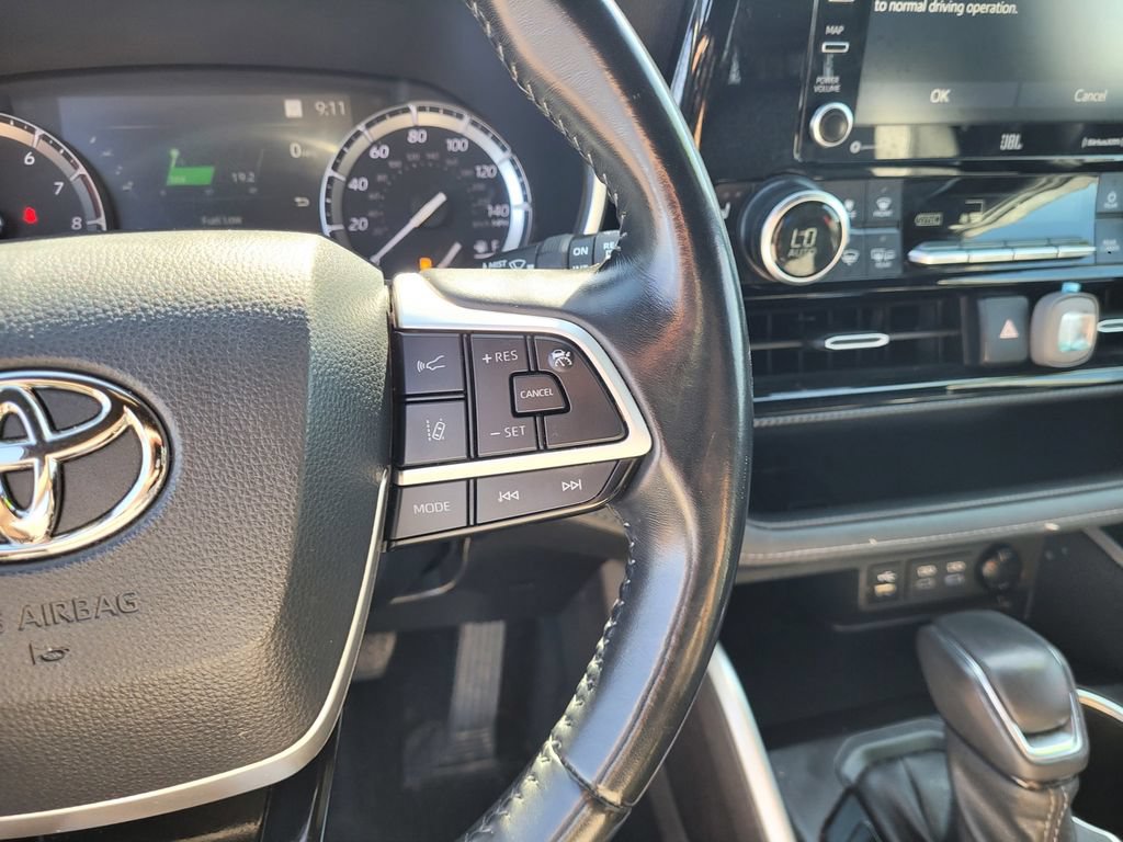 Used 2022 Toyota Highlander XSE AWD/4WD image 23