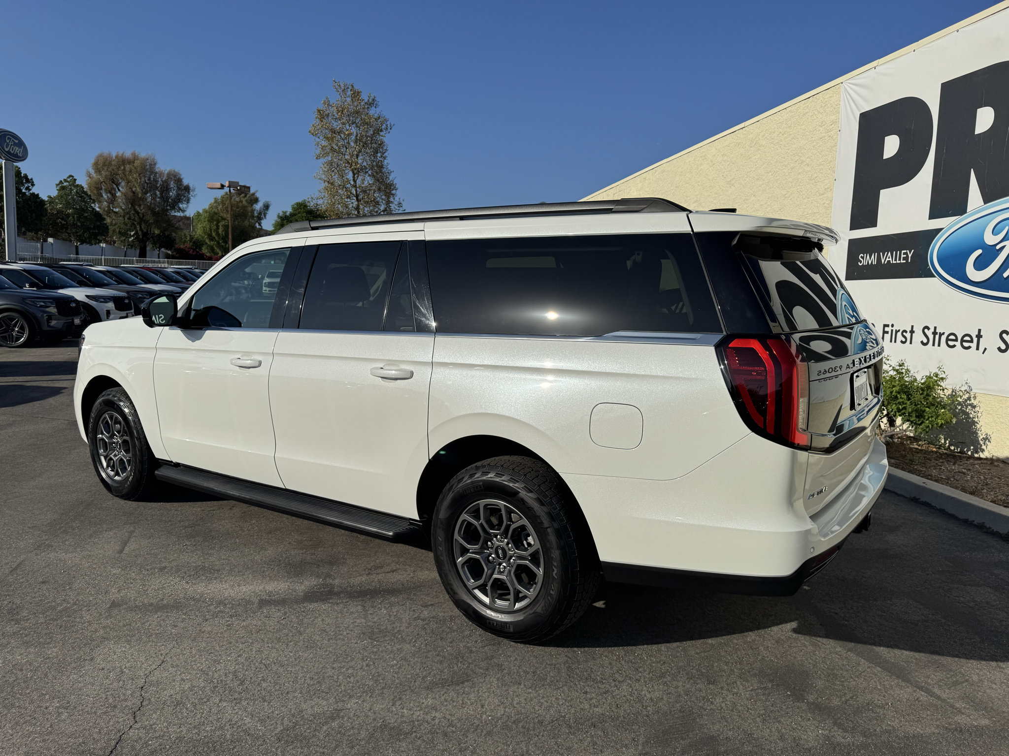 Used 2025 Ford Expedition Max Active RWD image 5