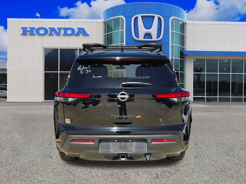 Used 2024 Nissan Pathfinder Rock Creek AWD/4WD image 3