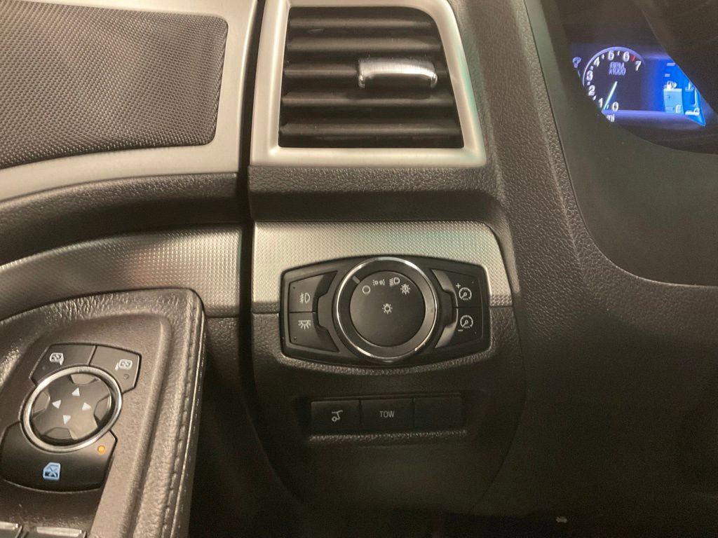Used 2013 Ford Explorer XLT AWD/4WD image 10