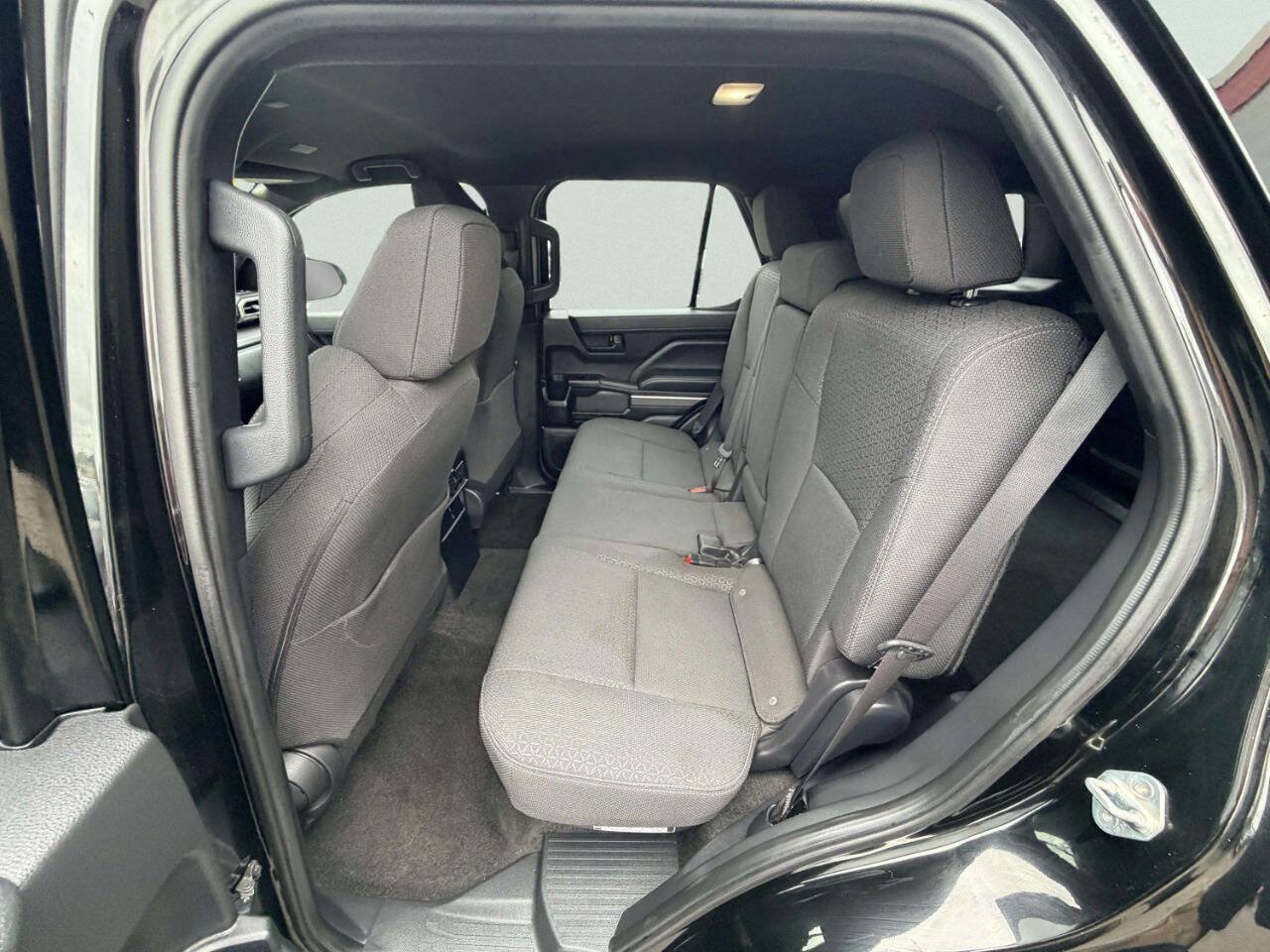 Used 2025 Toyota 4Runner SR5 AWD/4WD image 24