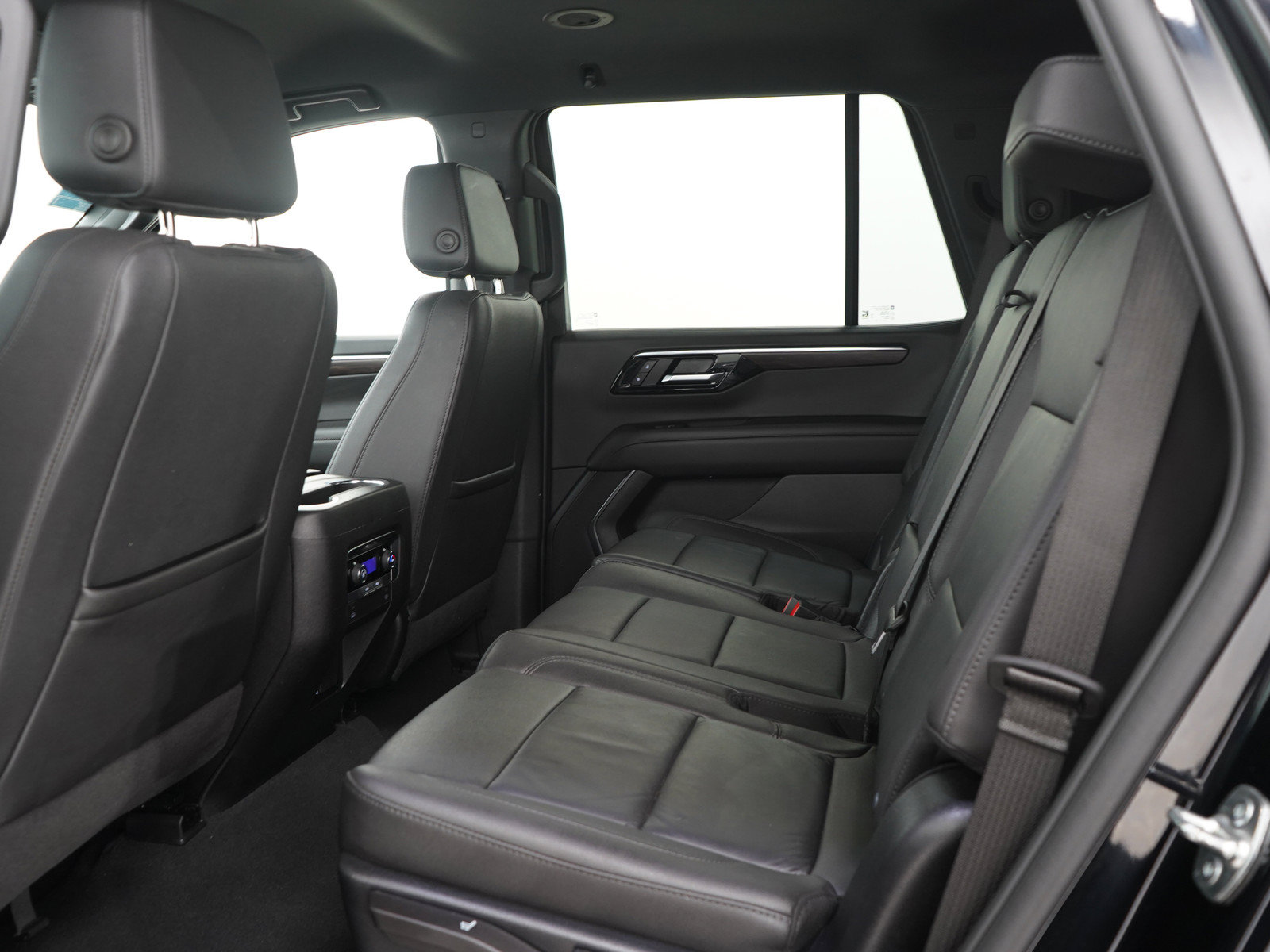 Used 2025 Chevrolet Tahoe LT AWD/4WD image 16