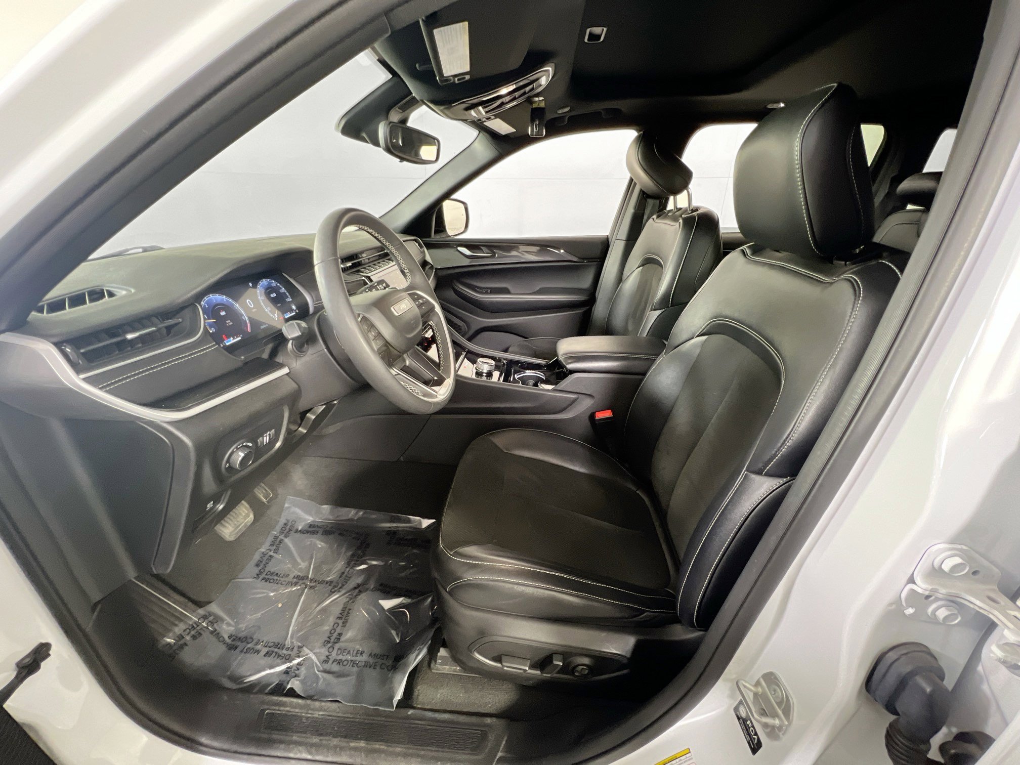 Used 2023 Jeep Grand Cherokee Altitude image 20