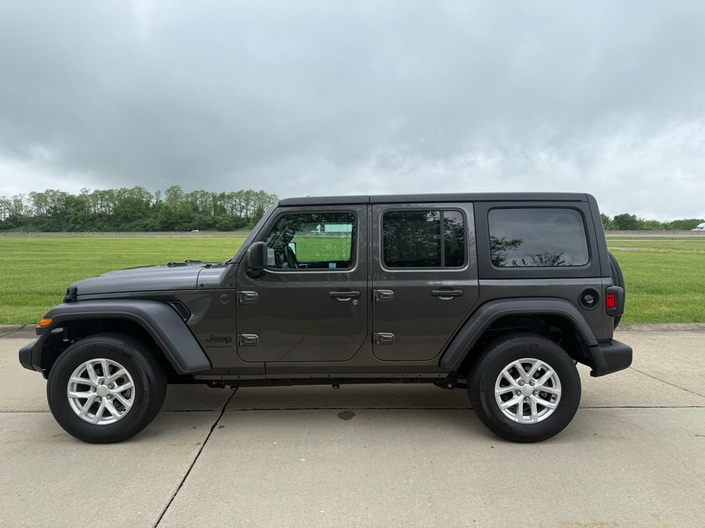 Used 2023 Jeep Wrangler Unlimited Sport AWD/4WD image 8