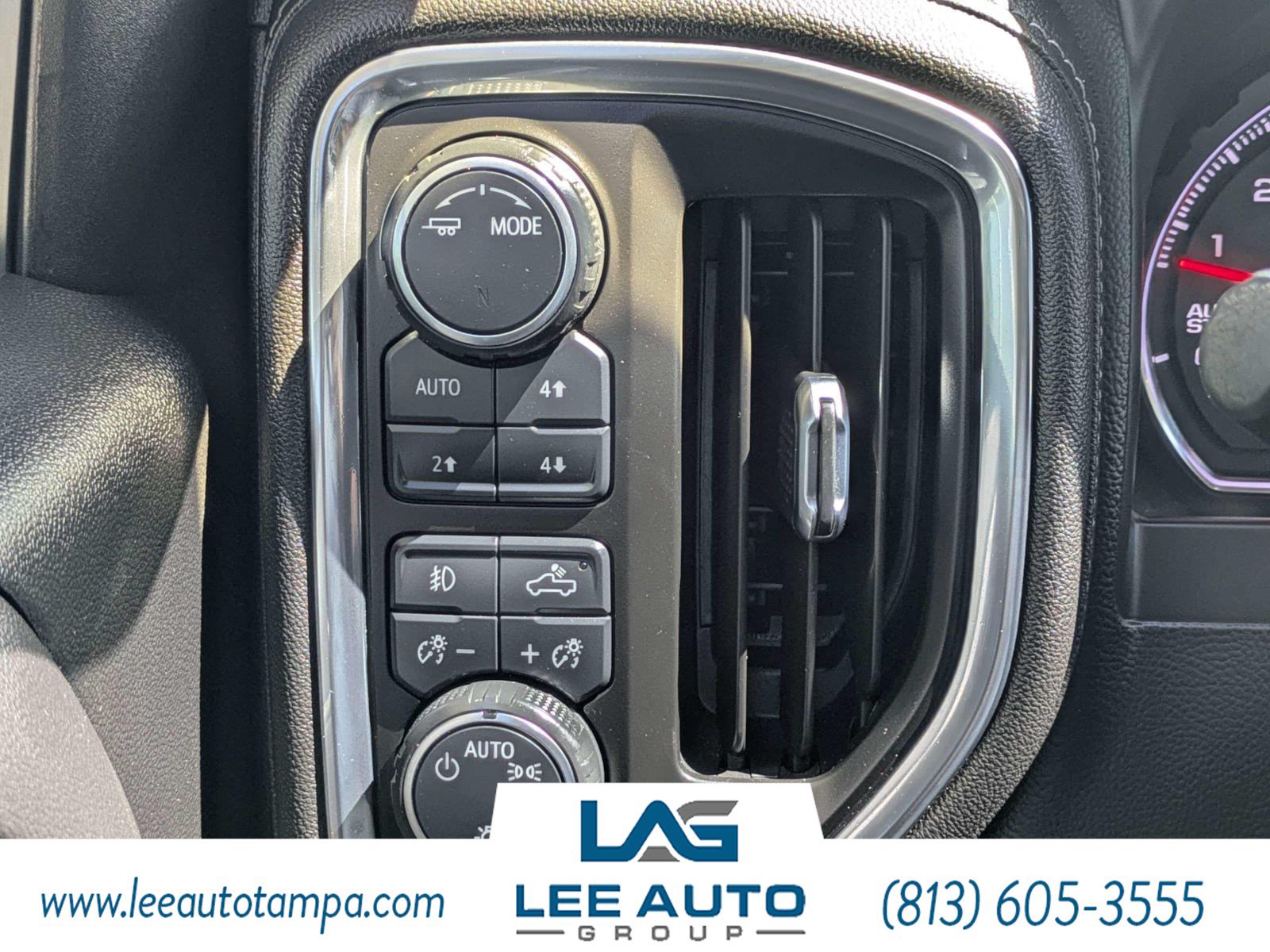 Used 2021 Chevrolet Silverado 1500 LT Trail Boss w/ Convenience Package II AWD/4WD image 18