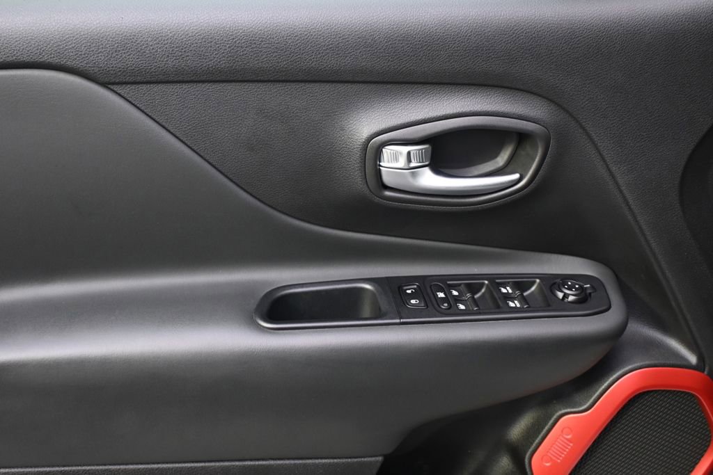 Used 2022 Jeep Renegade Trailhawk AWD/4WD image 22