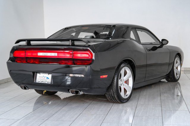 Used 2009 Dodge Challenger SRT8 w/ SRT Option Group II RWD image 6